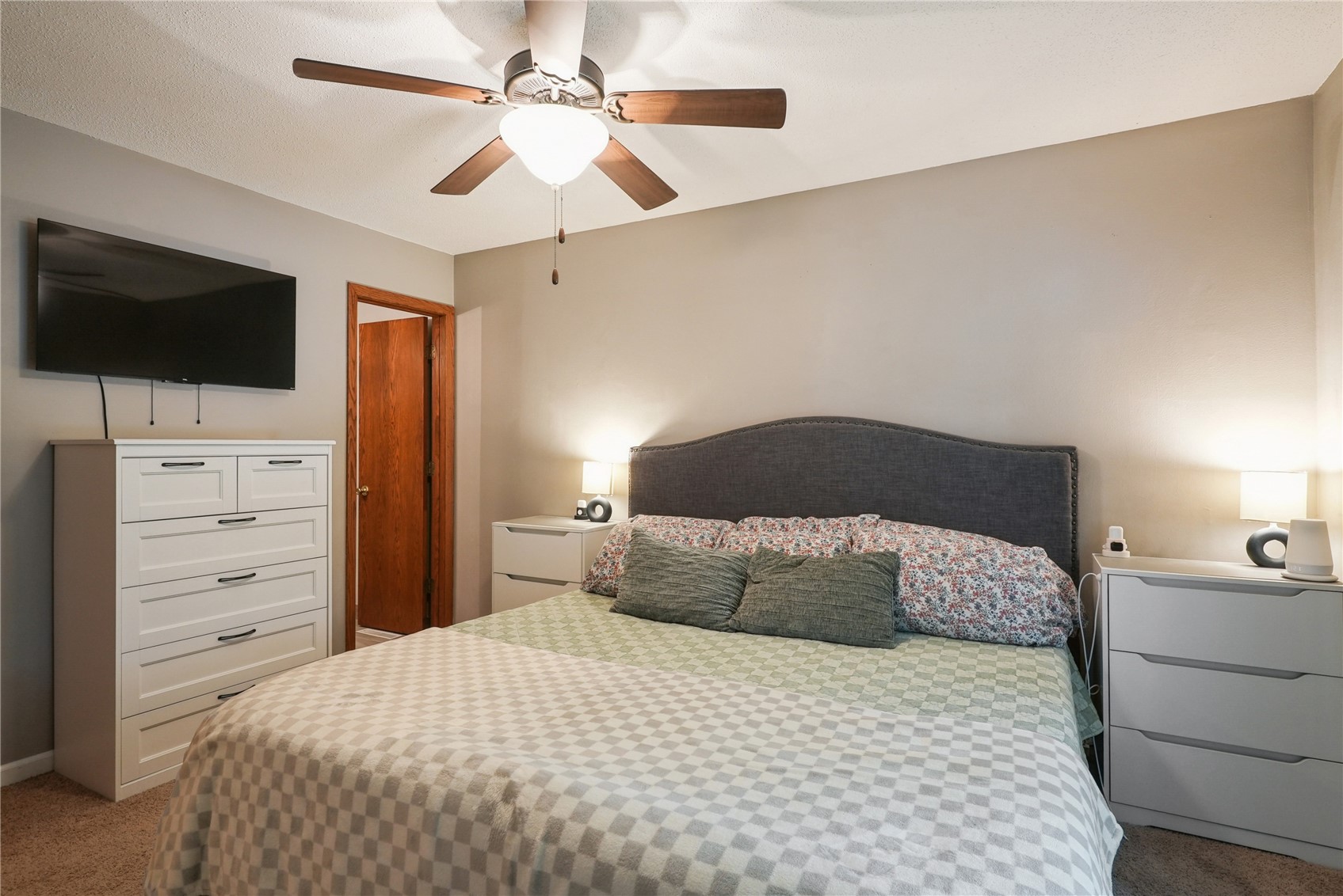 310 Carnaby Drive NE Cedar Rapids IA 52402