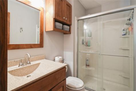 310 Carnaby Drive NE Cedar Rapids IA 52402