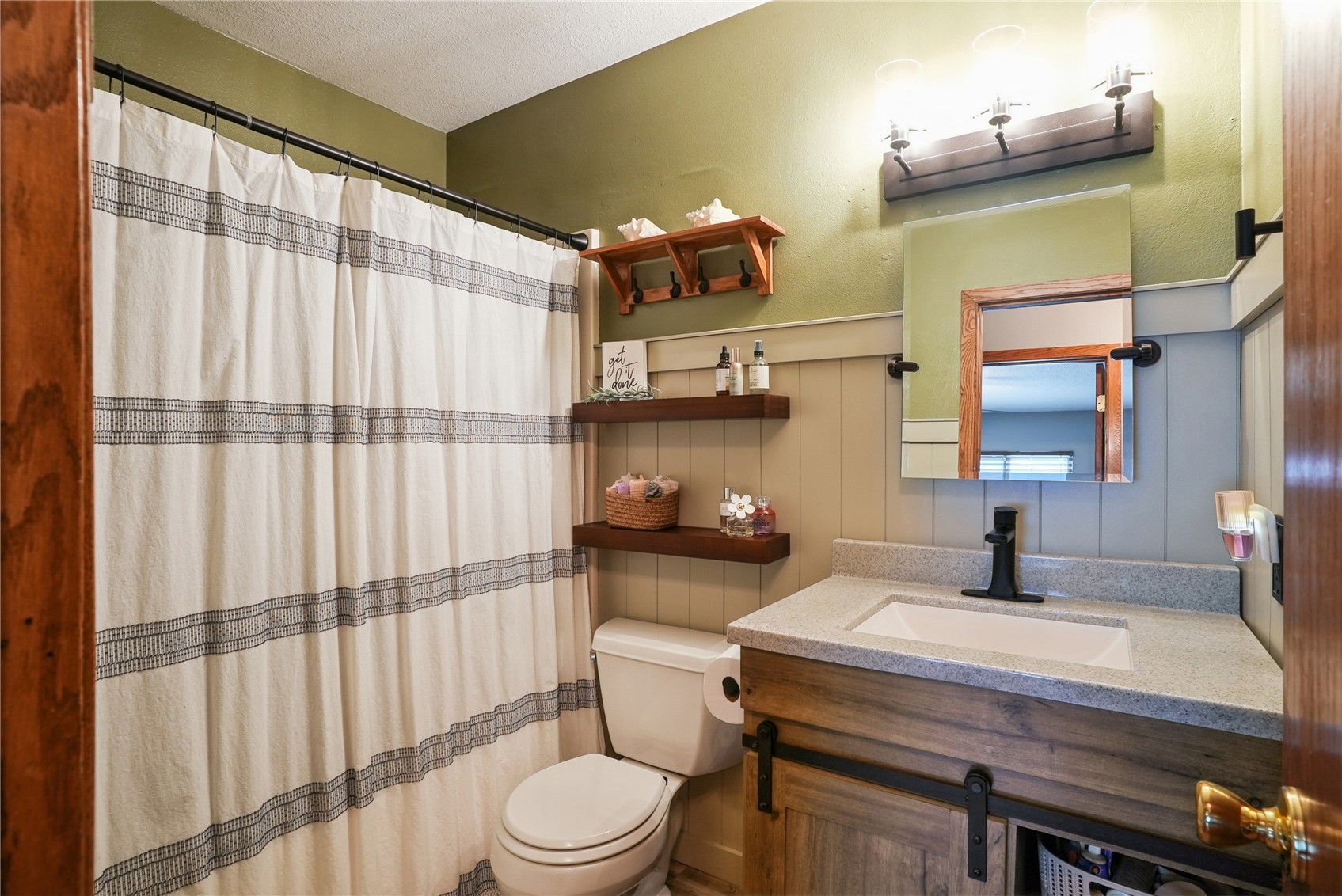 310 Carnaby Drive NE Cedar Rapids IA 52402