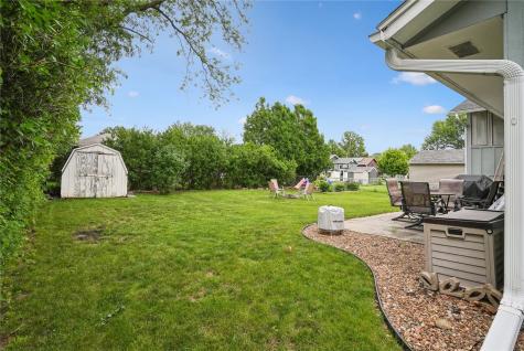310 Carnaby Drive NE Cedar Rapids IA 52402