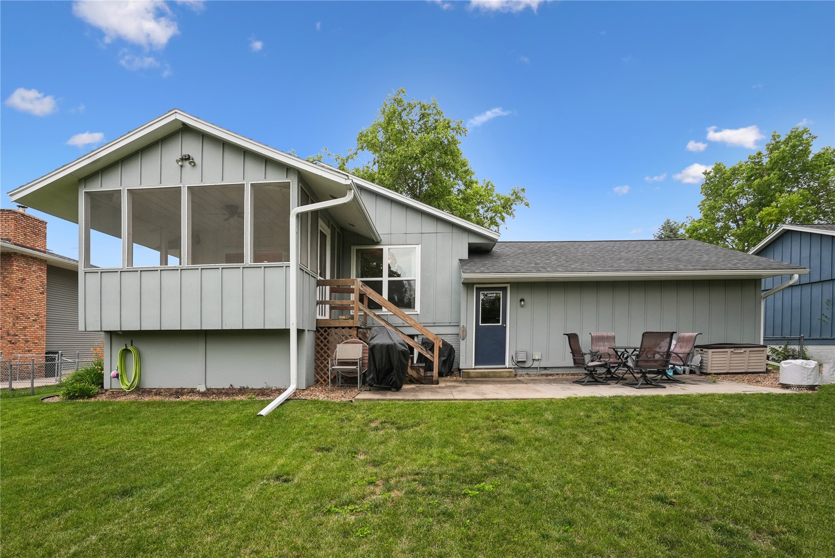 310 Carnaby Drive NE Cedar Rapids IA 52402