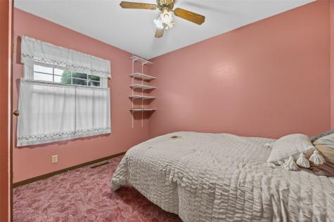5007 Twin Mound Drive NE Cedar Rapids IA 52402