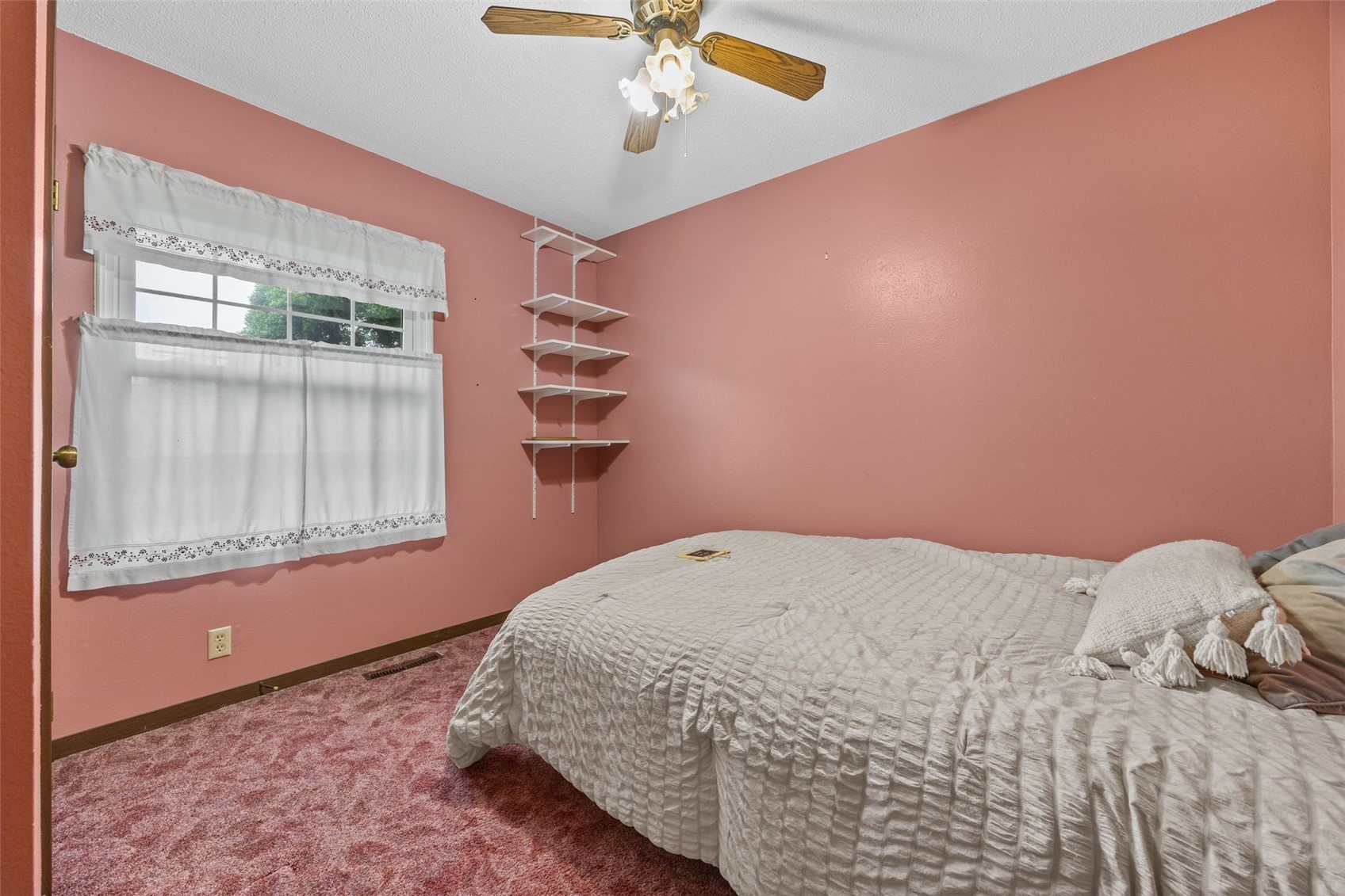 5007 Twin Mound Drive NE Cedar Rapids IA 52402