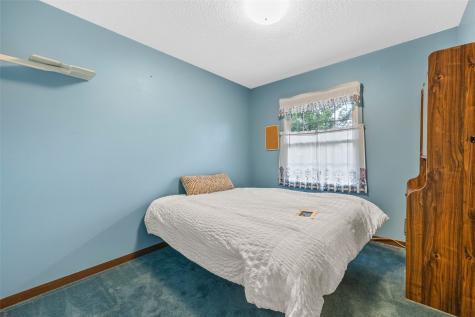 5007 Twin Mound Drive NE Cedar Rapids IA 52402