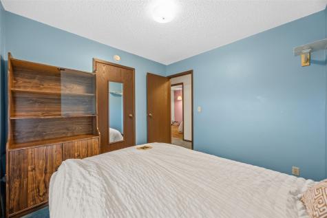 5007 Twin Mound Drive NE Cedar Rapids IA 52402