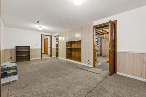 5007 Twin Mound Drive NE Cedar Rapids IA 52402