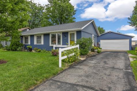 5007 Twin Mound Drive NE Cedar Rapids IA 52402