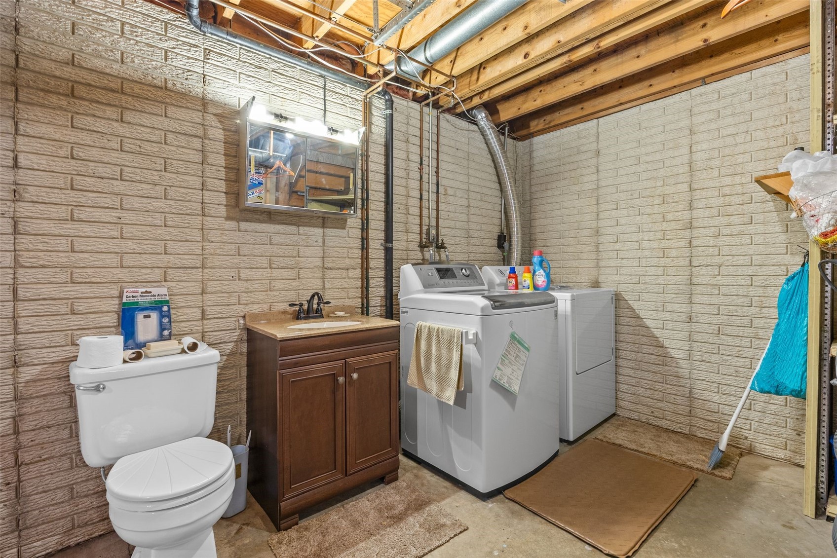 5007 Twin Mound Drive NE Cedar Rapids IA 52402