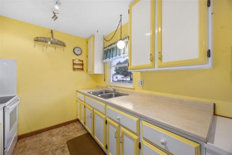 5007 Twin Mound Drive NE Cedar Rapids IA 52402