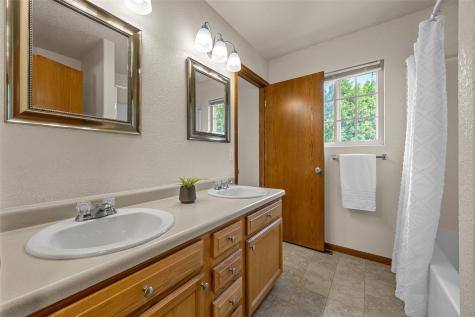 275 S 21st Street Court Marion IA 52302