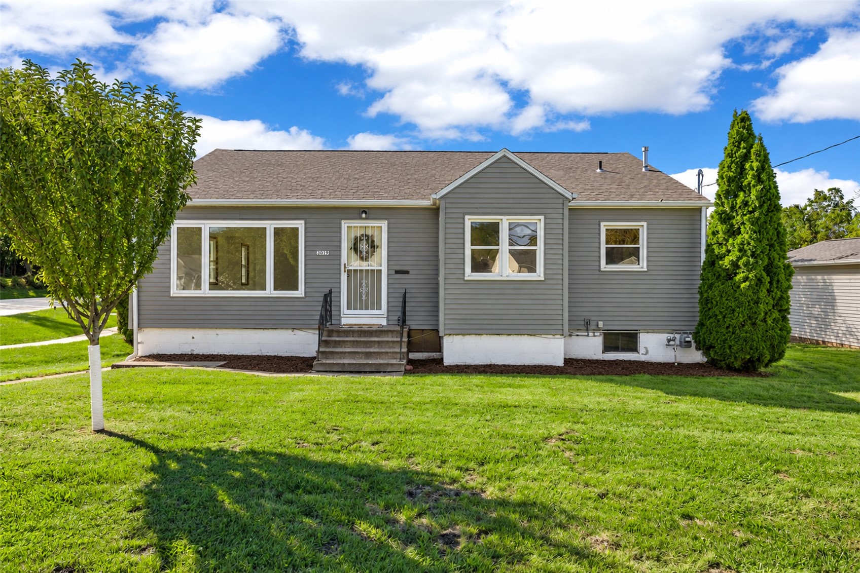 3019 Oakland Road NE Cedar Rapids IA 52402