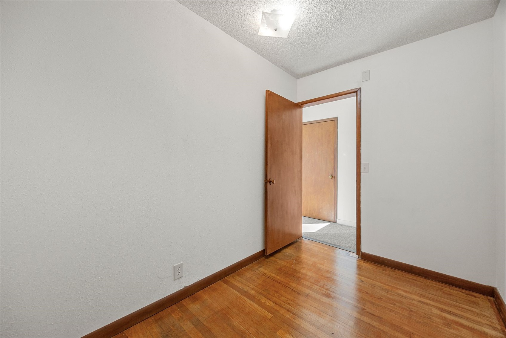 3019 Oakland Road NE Cedar Rapids IA 52402