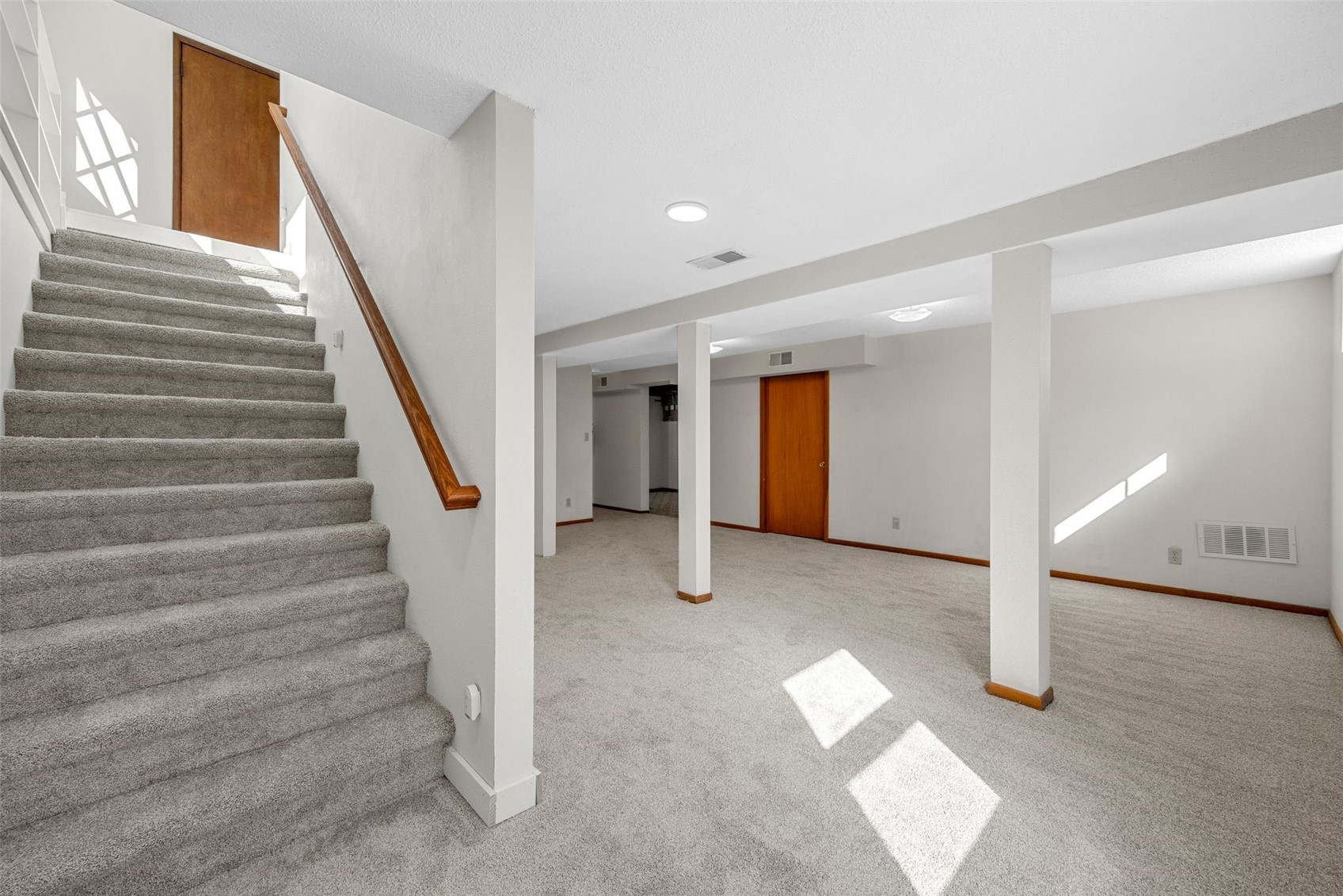 3019 Oakland Road NE Cedar Rapids IA 52402
