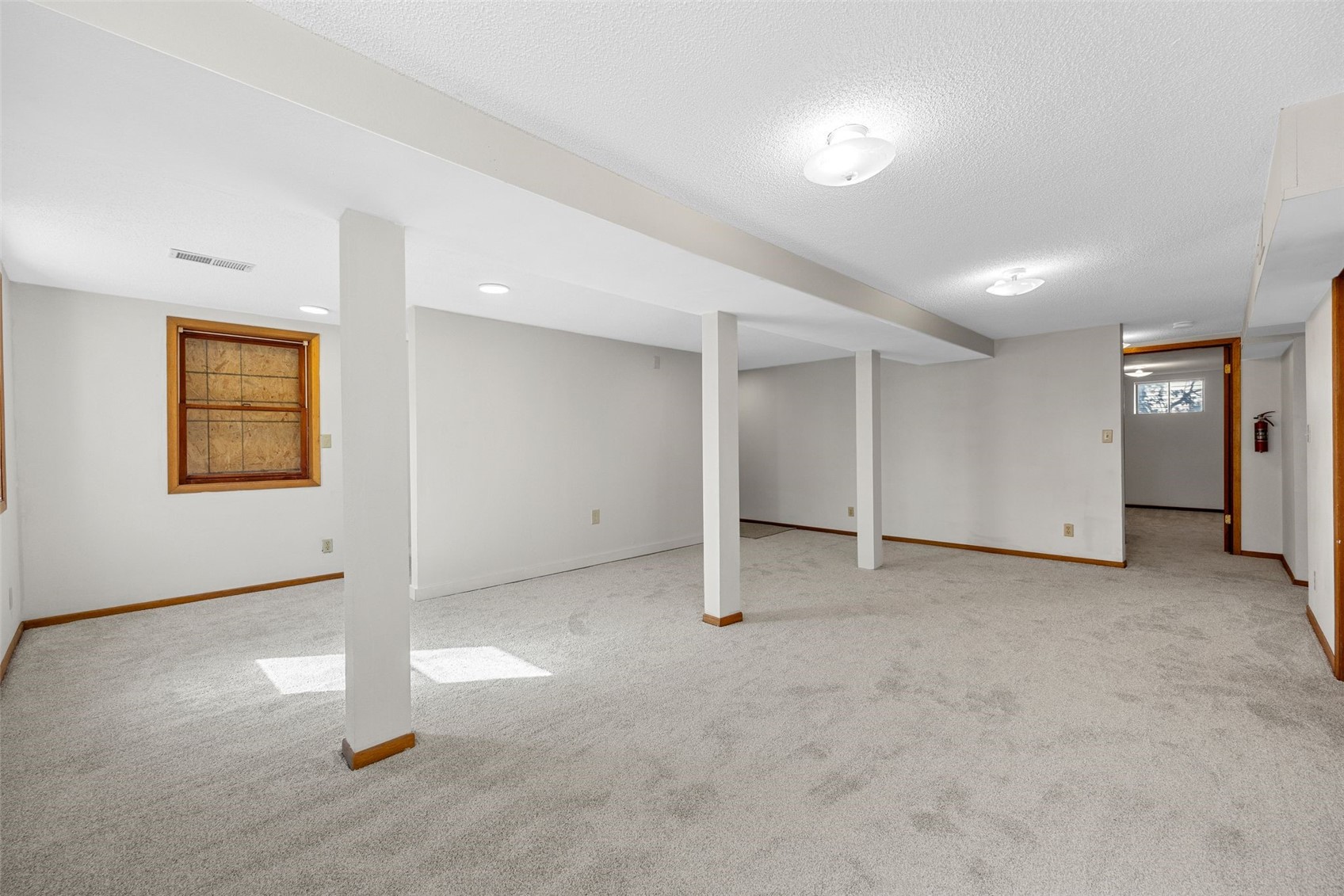 3019 Oakland Road NE Cedar Rapids IA 52402