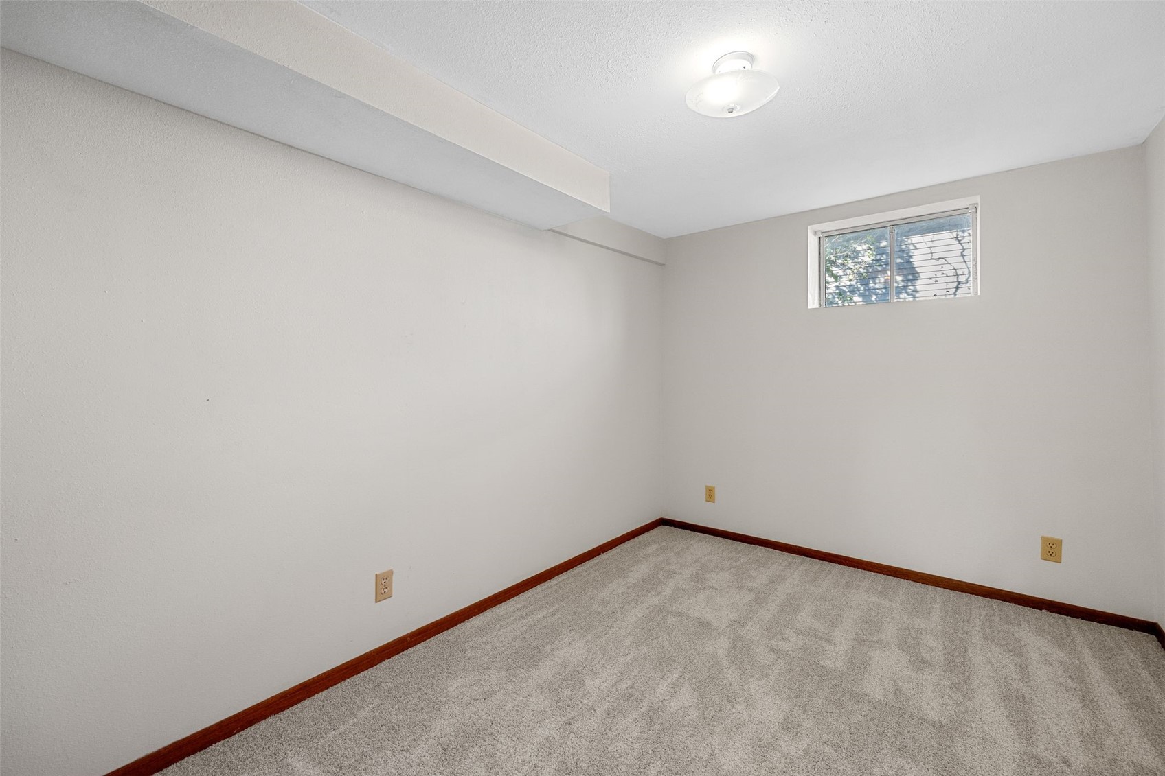 3019 Oakland Road NE Cedar Rapids IA 52402