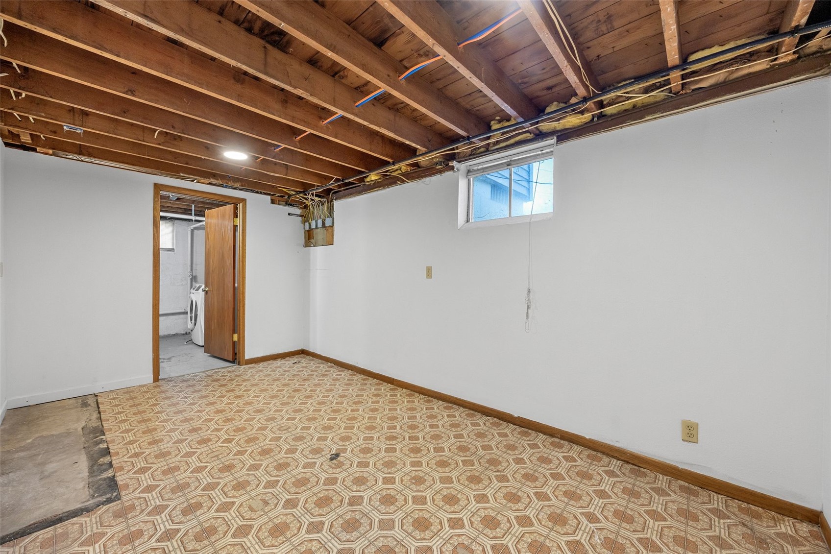 3019 Oakland Road NE Cedar Rapids IA 52402