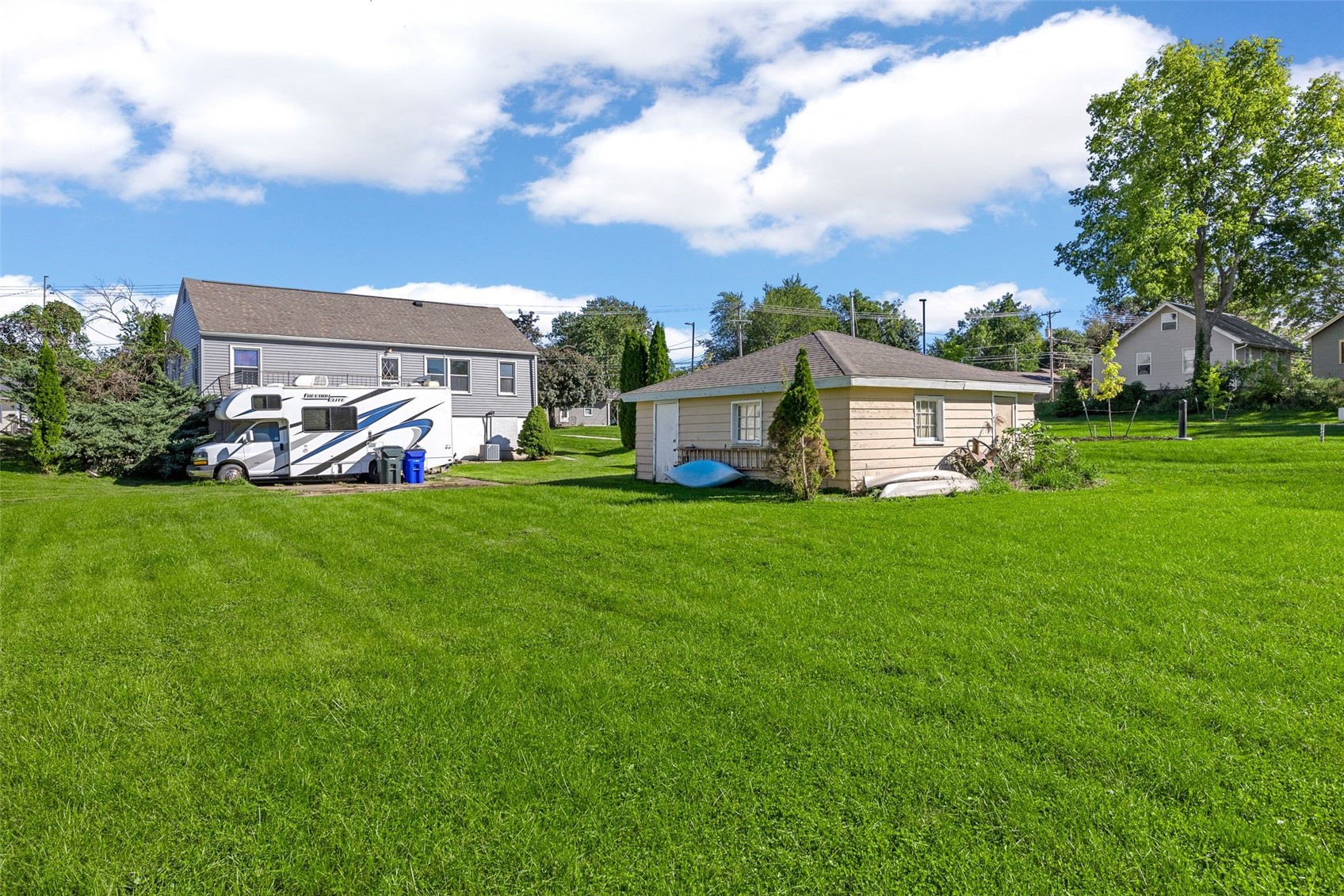 3019 Oakland Road NE Cedar Rapids IA 52402