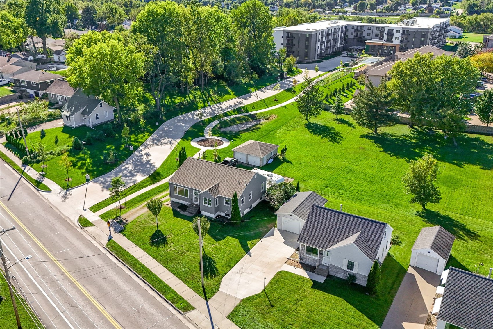 3019 Oakland Road NE Cedar Rapids IA 52402