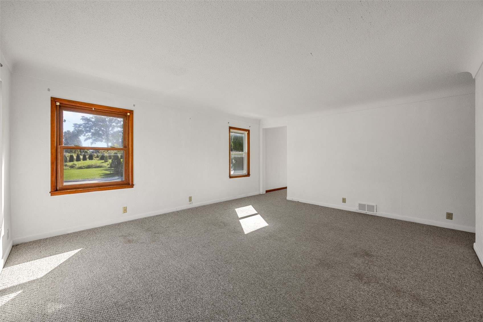3019 Oakland Road NE Cedar Rapids IA 52402