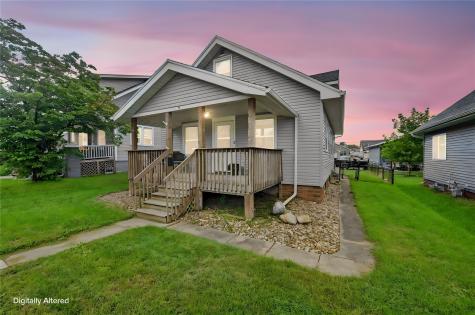 2136 C Street SW Cedar Rapids IA 52404