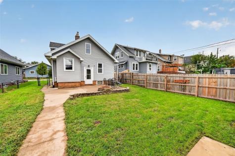 2136 C Street SW Cedar Rapids IA 52404