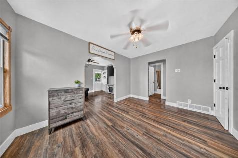 2136 C Street SW Cedar Rapids IA 52404