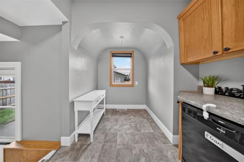 2136 C Street SW Cedar Rapids IA 52404