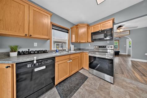 2136 C Street SW Cedar Rapids IA 52404