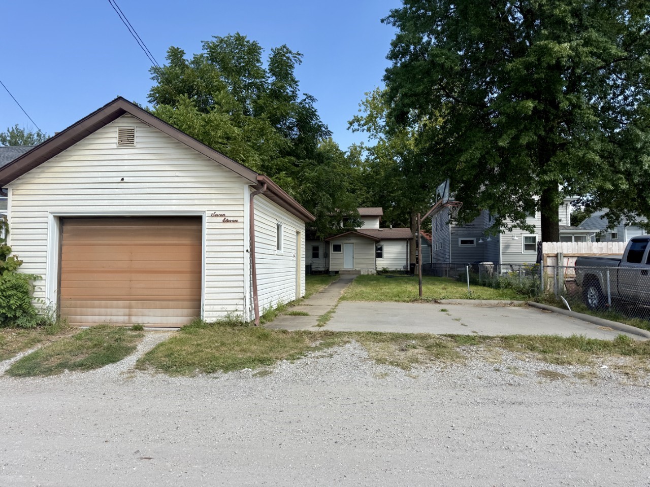 711 E Bloomington Street Iowa City IA 52245