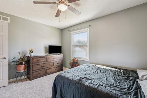 1525 N Avenue NW Cedar Rapids IA 52405