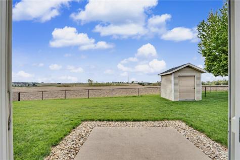 1221 Prairie Rose Drive SW Cedar Rapids IA 52404