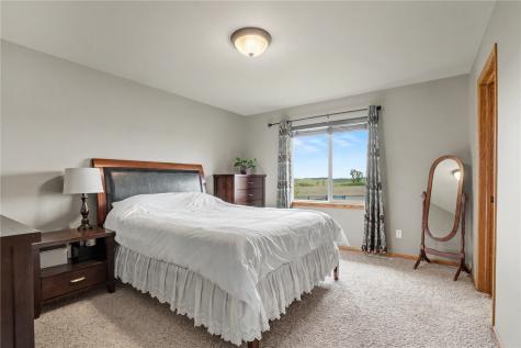 1221 Prairie Rose Drive SW Cedar Rapids IA 52404