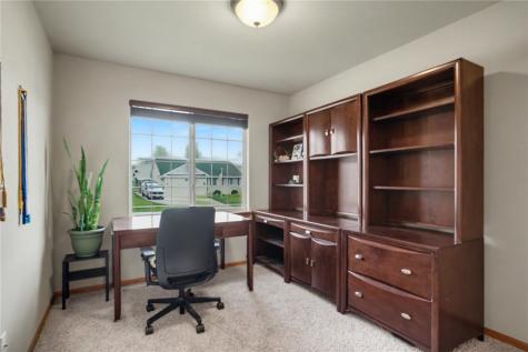 1221 Prairie Rose Drive SW Cedar Rapids IA 52404