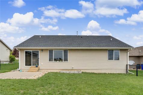 1221 Prairie Rose Drive SW Cedar Rapids IA 52404