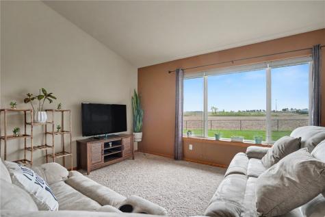 1221 Prairie Rose Drive SW Cedar Rapids IA 52404