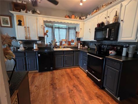 288 W Hilton Street Marengo IA 52301