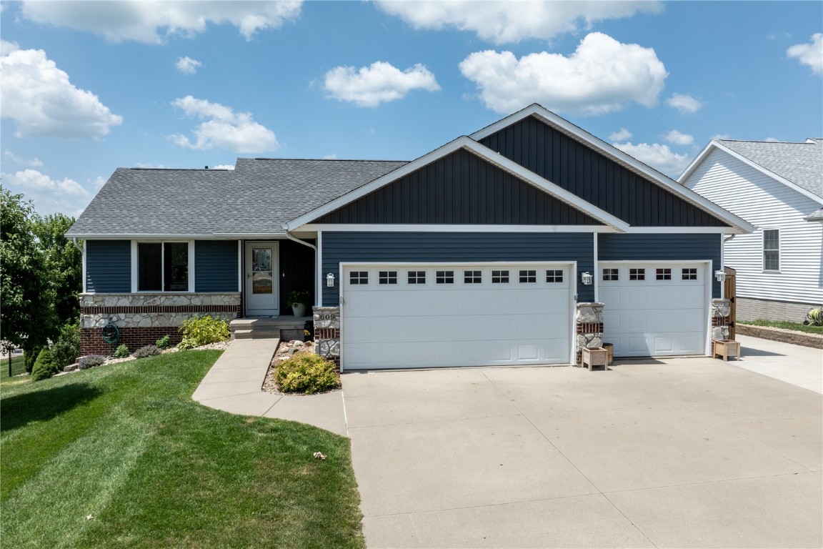 609 Endeavor Urbana IA 52345
