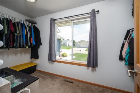 609 Endeavor Urbana IA 52345