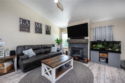 609 Endeavor Urbana IA 52345