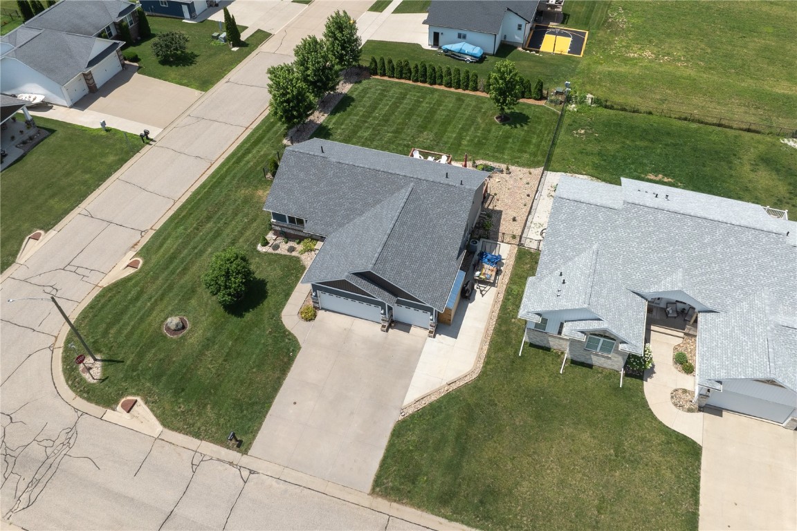 609 Endeavor Urbana IA 52345
