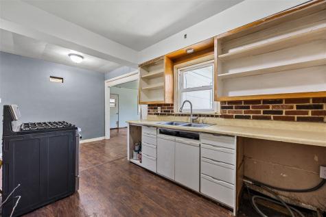 1050 27th Street NE Cedar Rapids IA 52402