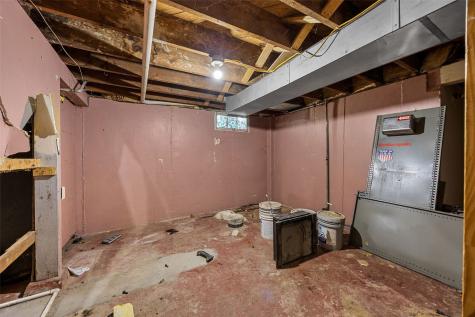 1050 27th Street NE Cedar Rapids IA 52402