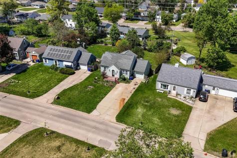 1050 27th Street NE Cedar Rapids IA 52402