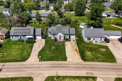 1050 27th Street NE Cedar Rapids IA 52402