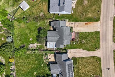 1050 27th Street NE Cedar Rapids IA 52402