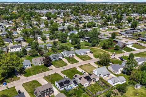 1050 27th Street NE Cedar Rapids IA 52402