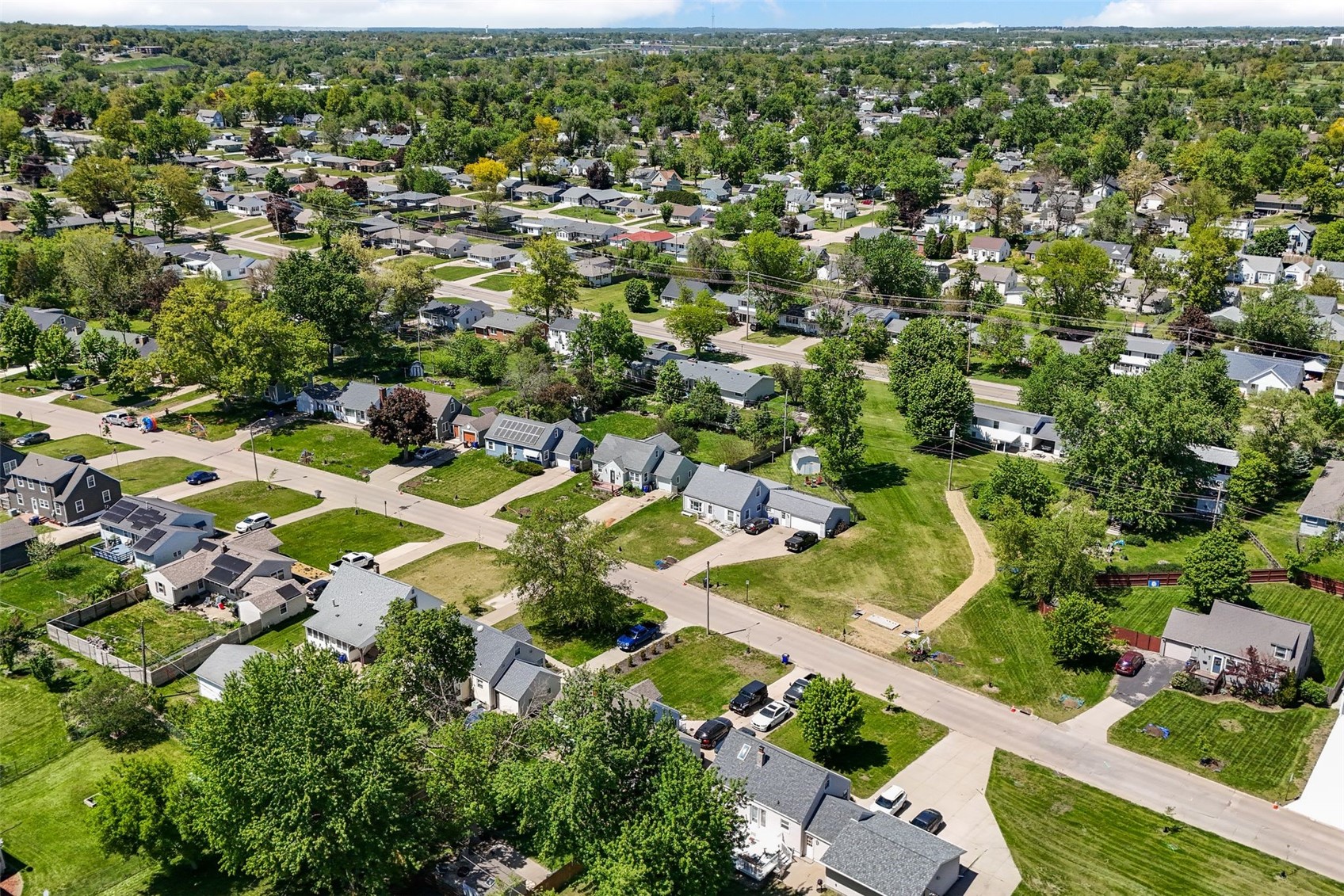 1050 27th Street NE Cedar Rapids IA 52402