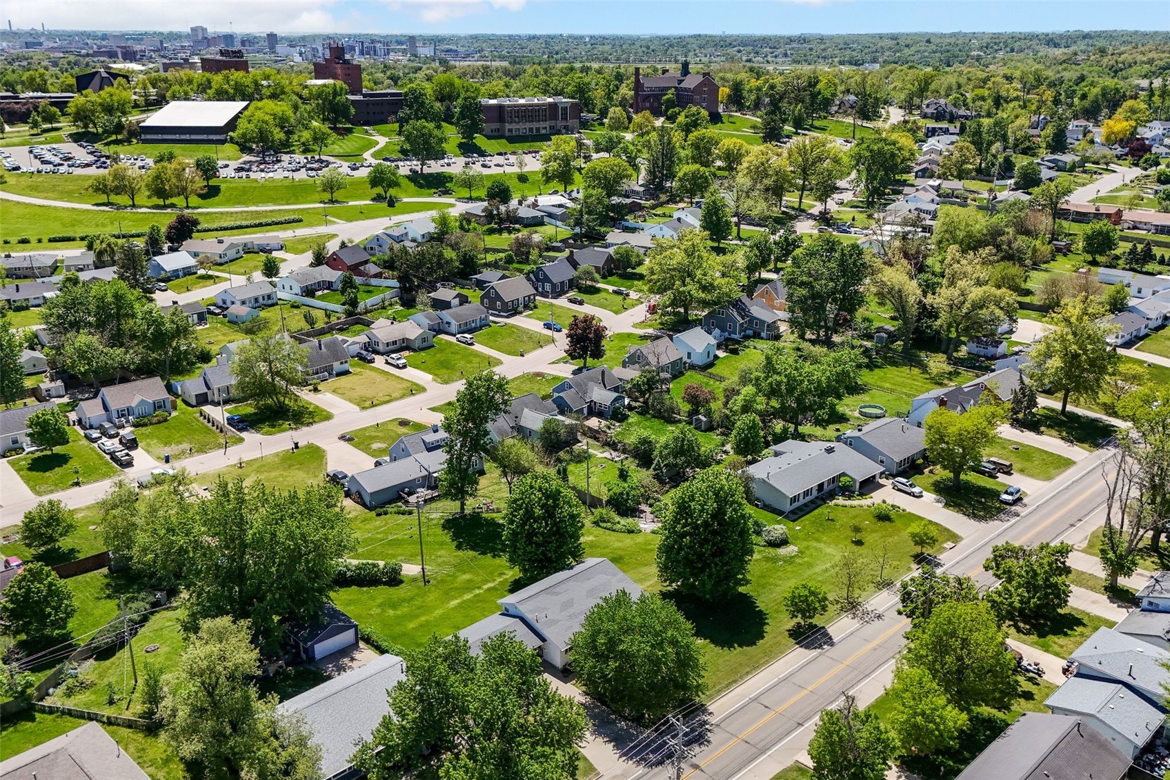 1050 27th Street NE Cedar Rapids IA 52402