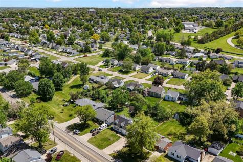 1050 27th Street NE Cedar Rapids IA 52402