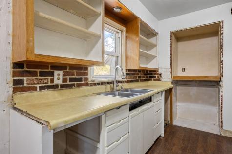 1050 27th Street NE Cedar Rapids IA 52402